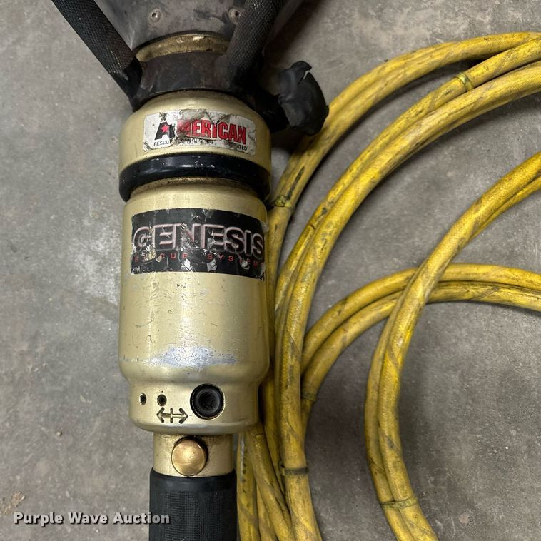 image for item NM9177 American Rescue Genesis  Jaws of Life rescue tool