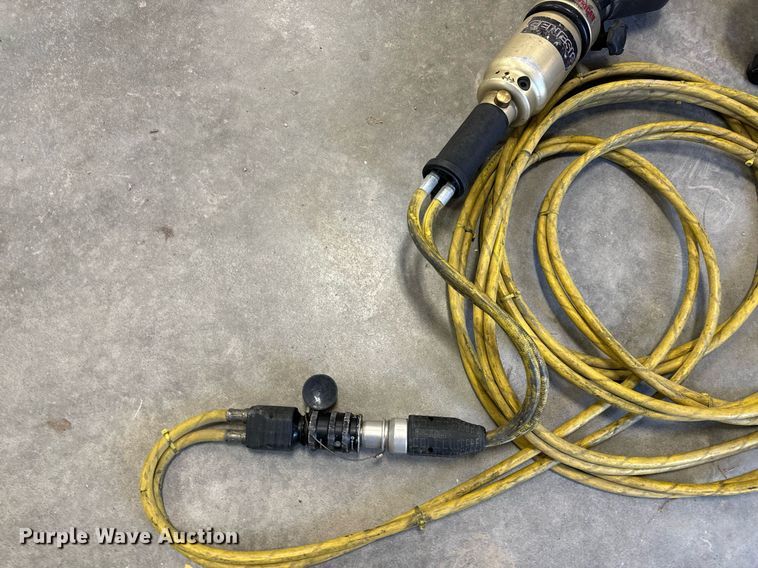 image for item NM9177 American Rescue Genesis  Jaws of Life rescue tool