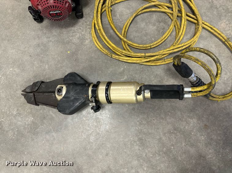 image for item NM9177 American Rescue Genesis  Jaws of Life rescue tool