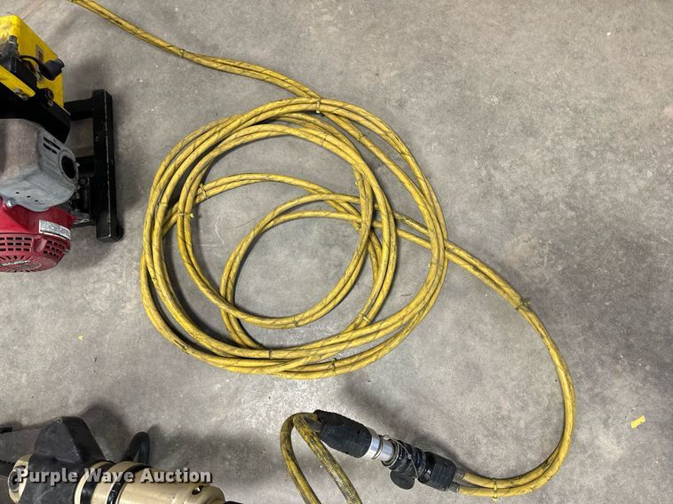 image for item NM9177 American Rescue Genesis  Jaws of Life rescue tool