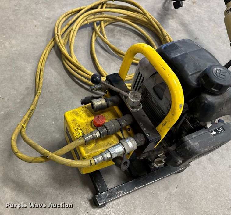 image for item NM9177 American Rescue Genesis  Jaws of Life rescue tool