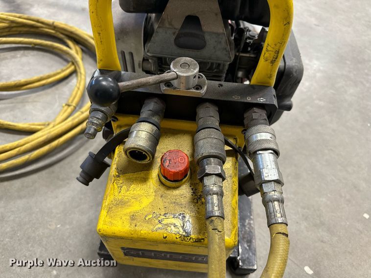 image for item NM9177 American Rescue Genesis  Jaws of Life rescue tool