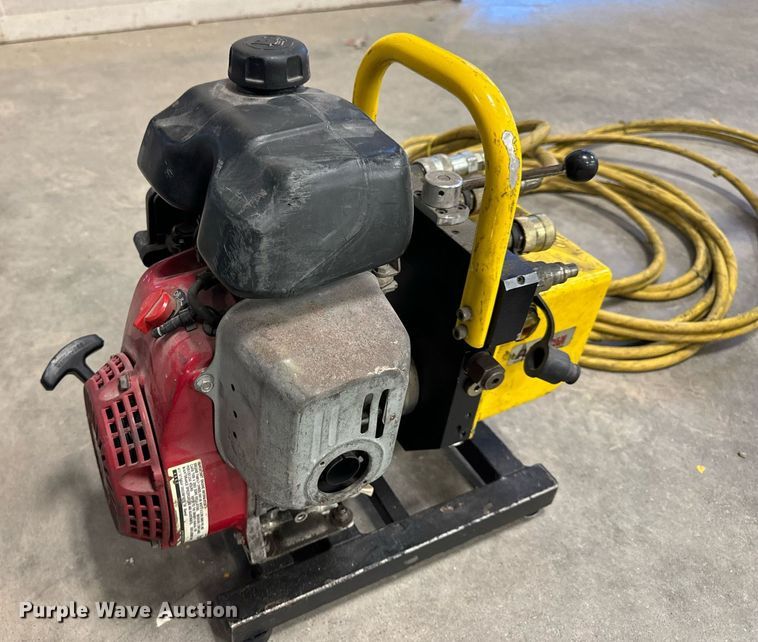 image for item NM9177 American Rescue Genesis  Jaws of Life rescue tool