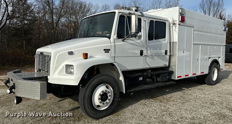image for item NM9182 2004 Freightliner FL70  utility / service truck