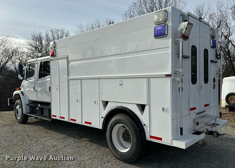 image for item NM9182 2004 Freightliner FL70  utility / service truck