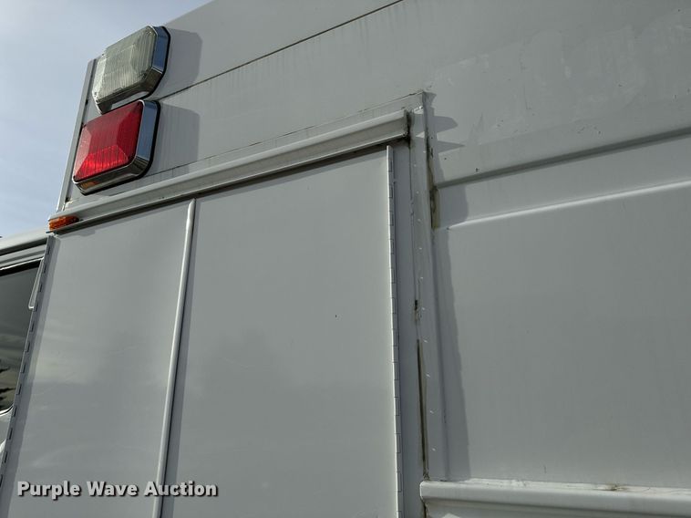 image for item NM9182 2004 Freightliner FL70  utility / service truck