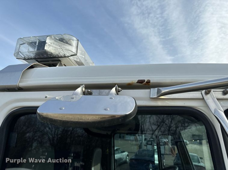 image for item NM9182 2004 Freightliner FL70  utility / service truck