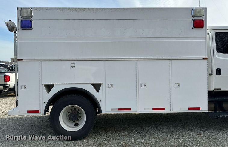 image for item NM9182 2004 Freightliner FL70  utility / service truck