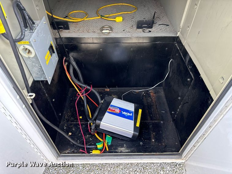 image for item NM9182 2004 Freightliner FL70  utility / service truck