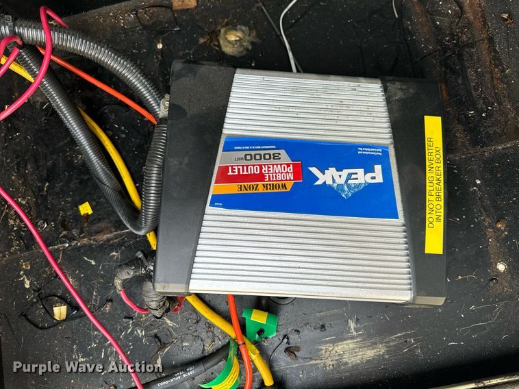 image for item NM9182 2004 Freightliner FL70  utility / service truck