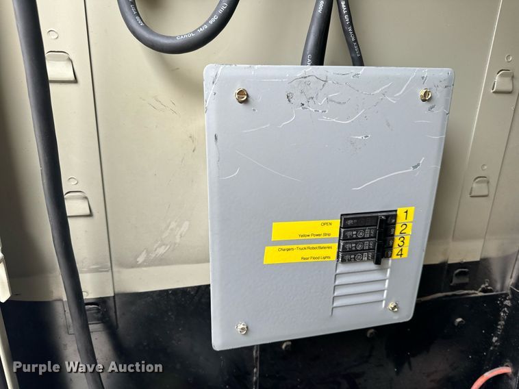 image for item NM9182 2004 Freightliner FL70  utility / service truck