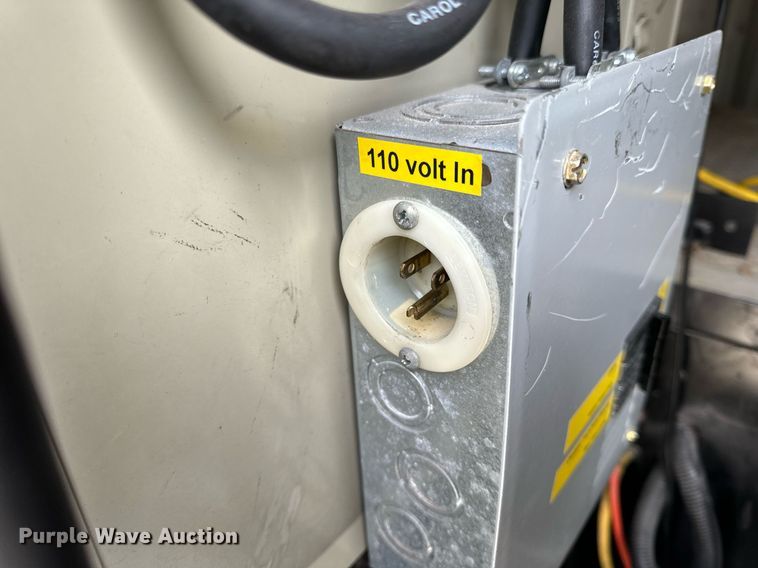 image for item NM9182 2004 Freightliner FL70  utility / service truck