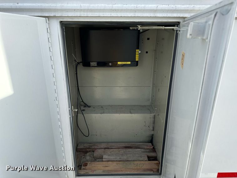 image for item NM9182 2004 Freightliner FL70  utility / service truck