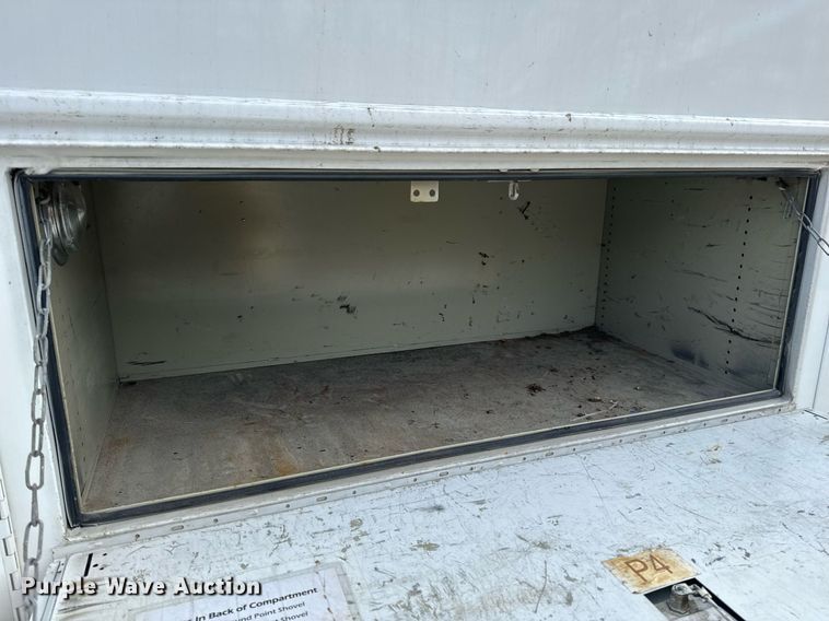 image for item NM9182 2004 Freightliner FL70  utility / service truck