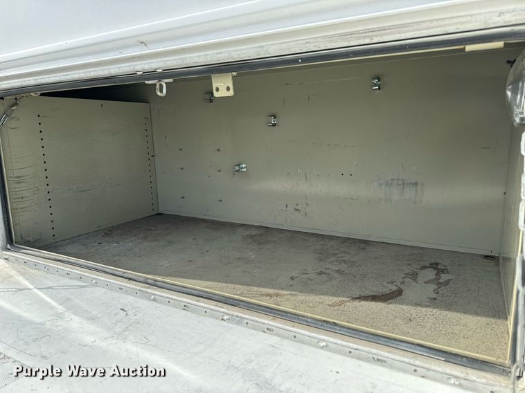 image for item NM9182 2004 Freightliner FL70  utility / service truck