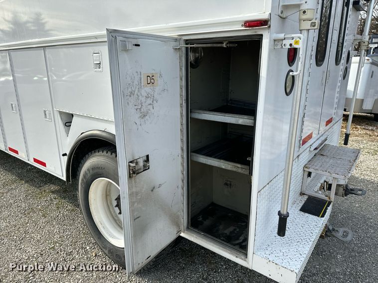 image for item NM9182 2004 Freightliner FL70  utility / service truck