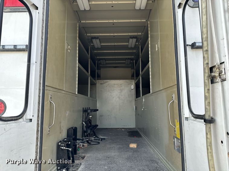 image for item NM9182 2004 Freightliner FL70  utility / service truck