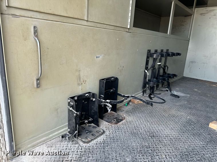 image for item NM9182 2004 Freightliner FL70  utility / service truck