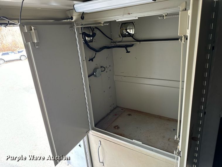 image for item NM9182 2004 Freightliner FL70  utility / service truck