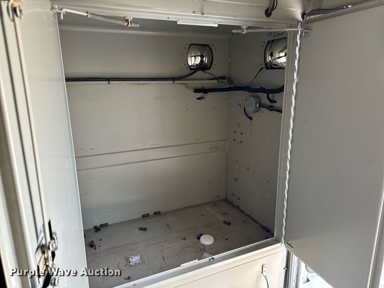 image for item NM9182 2004 Freightliner FL70  utility / service truck