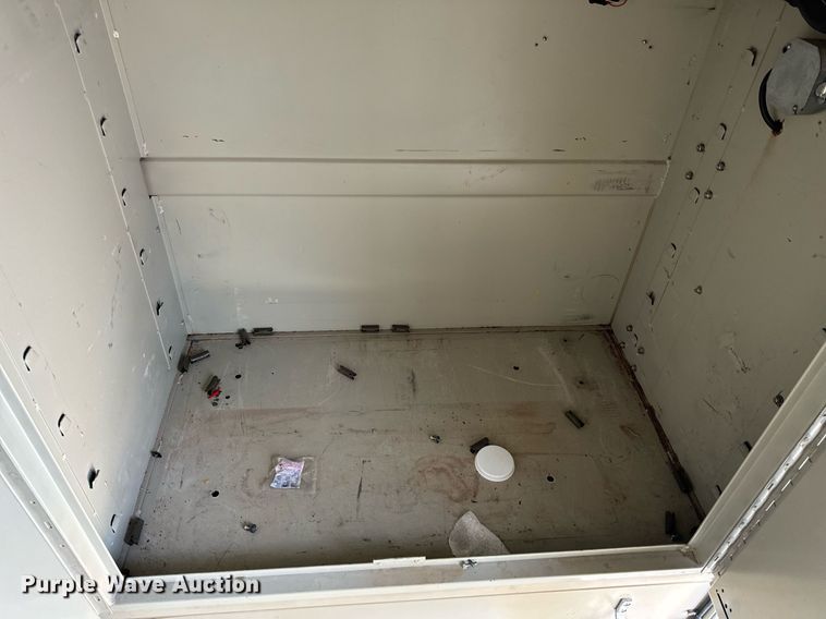 image for item NM9182 2004 Freightliner FL70  utility / service truck