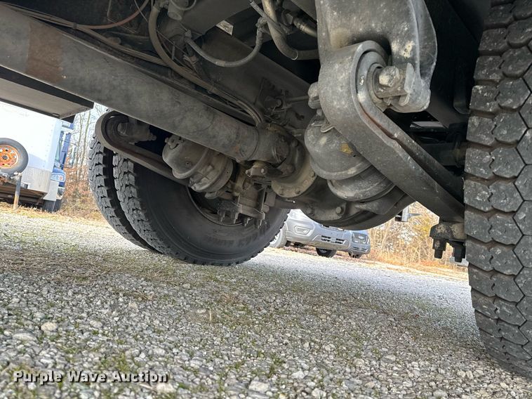 image for item NM9182 2004 Freightliner FL70  utility / service truck