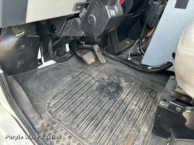 image for item NM9182 2004 Freightliner FL70  utility / service truck