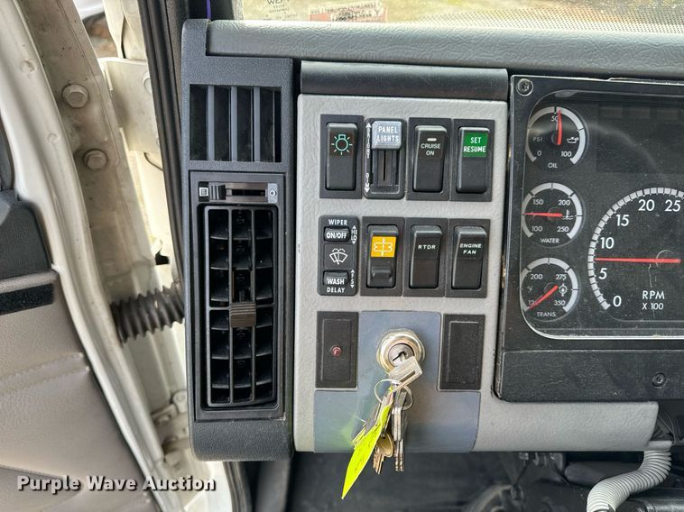 image for item NM9182 2004 Freightliner FL70  utility / service truck