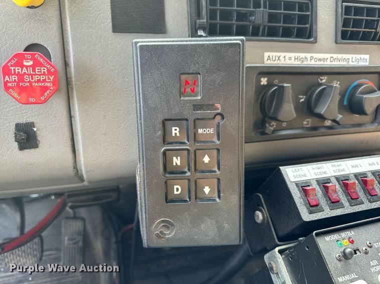 image for item NM9182 2004 Freightliner FL70  utility / service truck