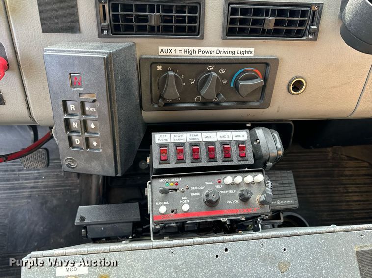 image for item NM9182 2004 Freightliner FL70  utility / service truck