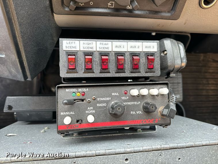 image for item NM9182 2004 Freightliner FL70  utility / service truck