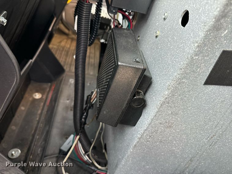 image for item NM9182 2004 Freightliner FL70  utility / service truck