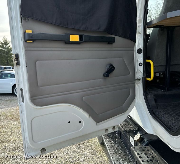 image for item NM9182 2004 Freightliner FL70  utility / service truck