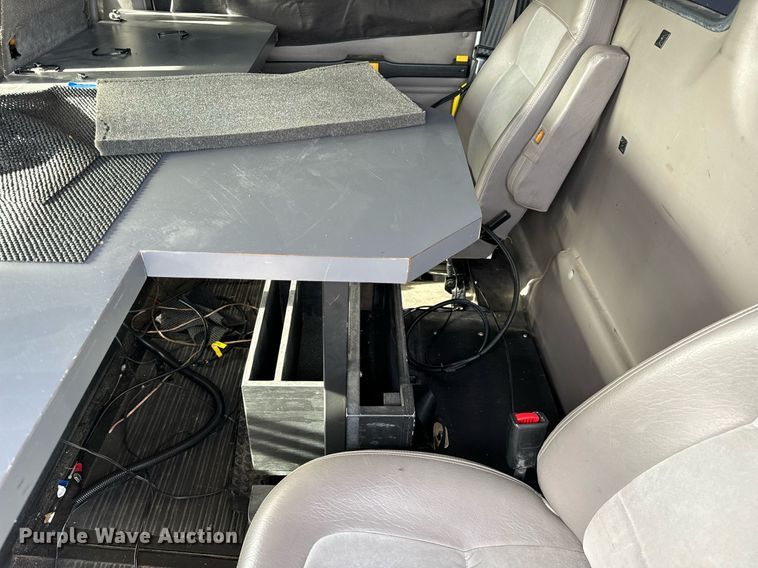 image for item NM9182 2004 Freightliner FL70  utility / service truck