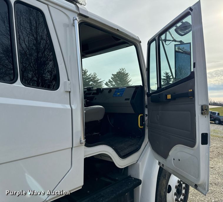 image for item NM9182 2004 Freightliner FL70  utility / service truck