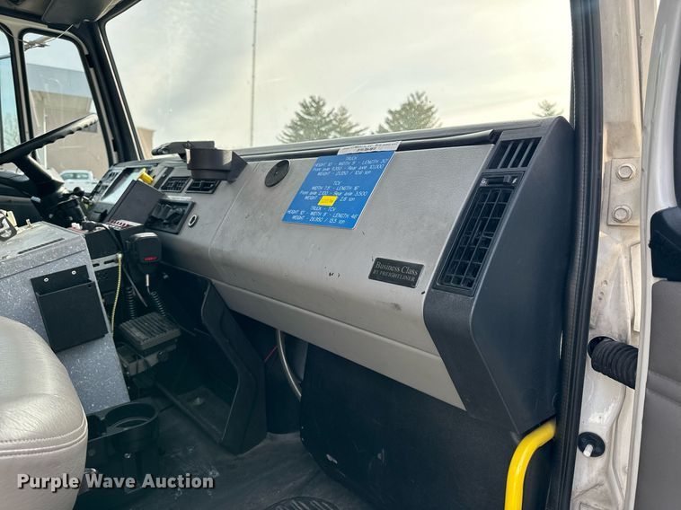 image for item NM9182 2004 Freightliner FL70  utility / service truck