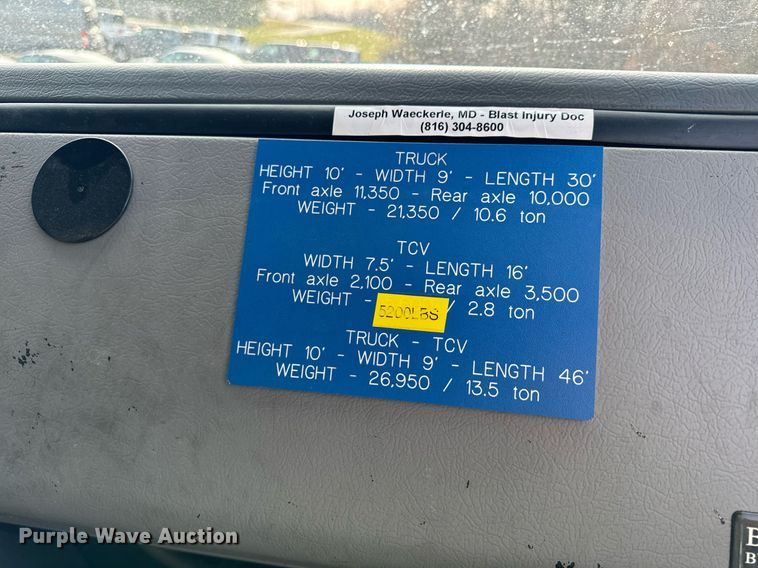 image for item NM9182 2004 Freightliner FL70  utility / service truck