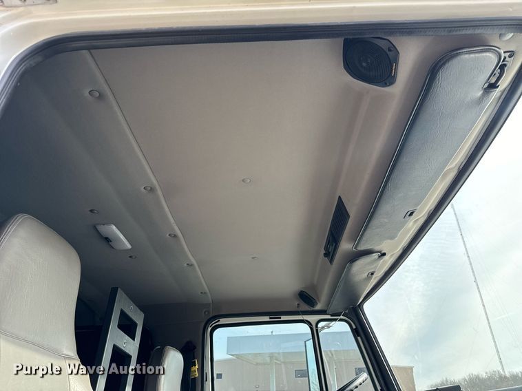 image for item NM9182 2004 Freightliner FL70  utility / service truck