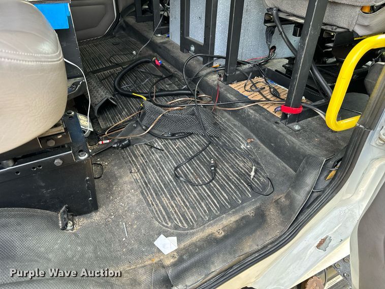 image for item NM9182 2004 Freightliner FL70  utility / service truck