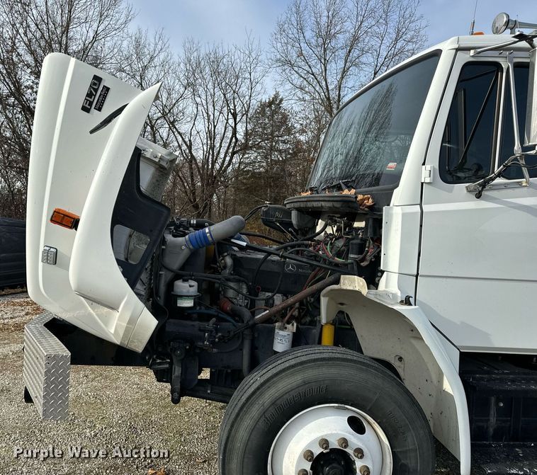 image for item NM9182 2004 Freightliner FL70  utility / service truck