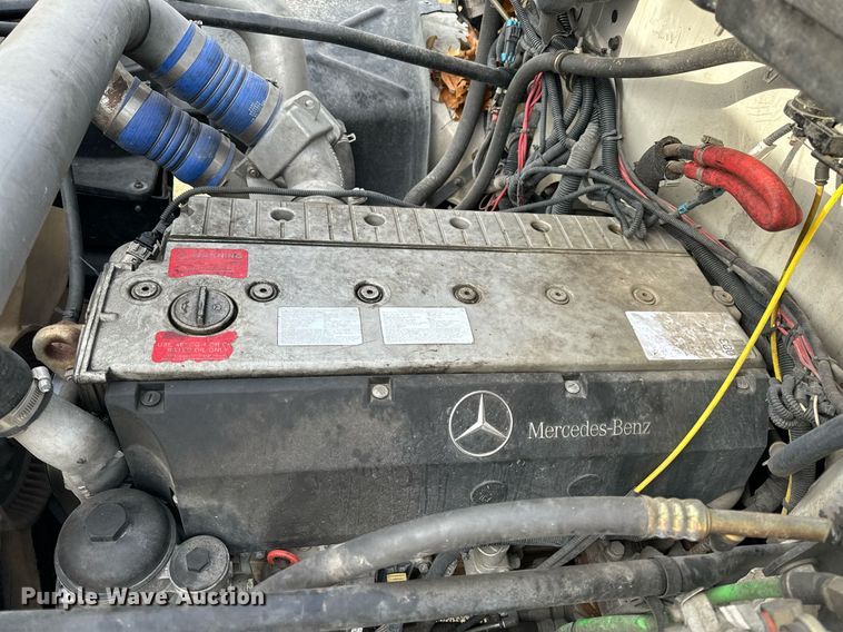 image for item NM9182 2004 Freightliner FL70  utility / service truck