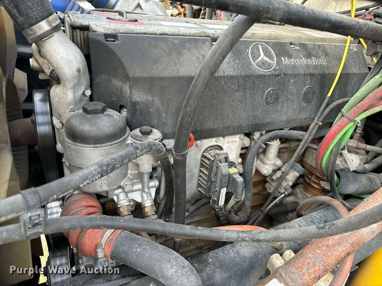 image for item NM9182 2004 Freightliner FL70  utility / service truck