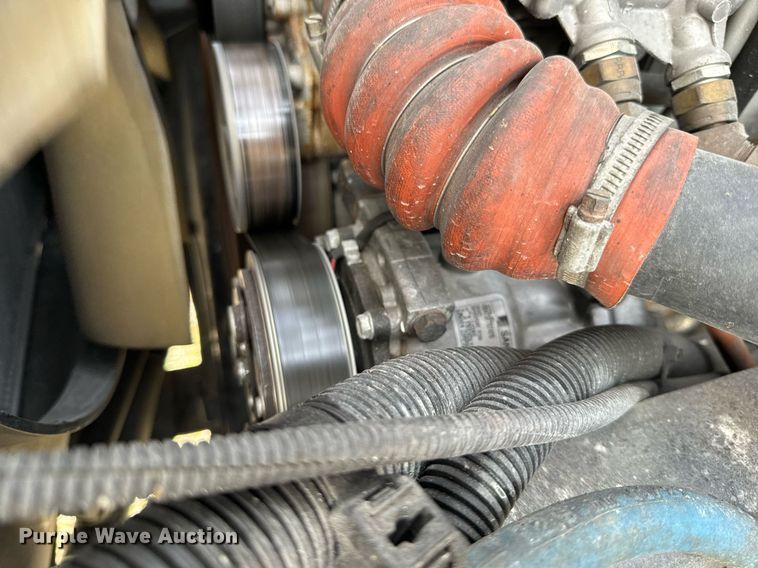 image for item NM9182 2004 Freightliner FL70  utility / service truck