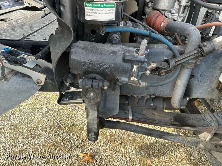 image for item NM9182 2004 Freightliner FL70  utility / service truck