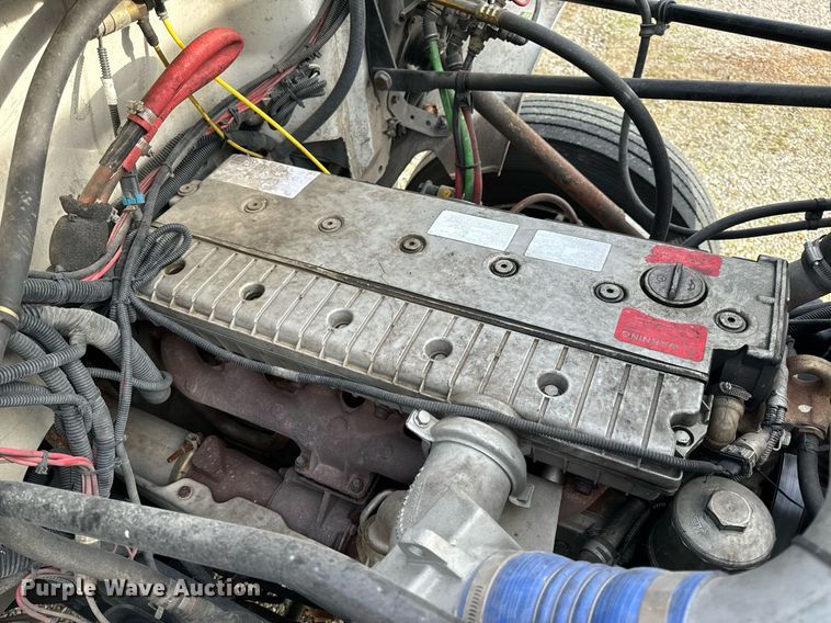 image for item NM9182 2004 Freightliner FL70  utility / service truck