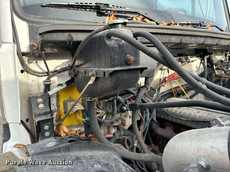 image for item NM9182 2004 Freightliner FL70  utility / service truck