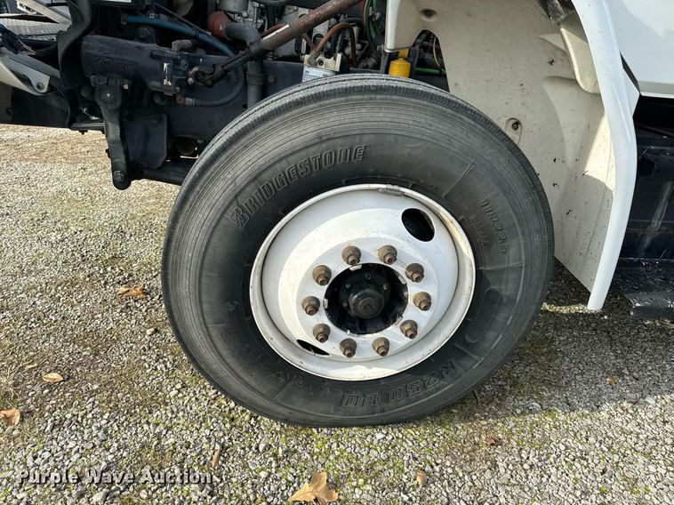 image for item NM9182 2004 Freightliner FL70  utility / service truck