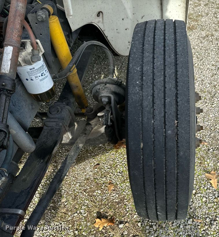 image for item NM9182 2004 Freightliner FL70  utility / service truck