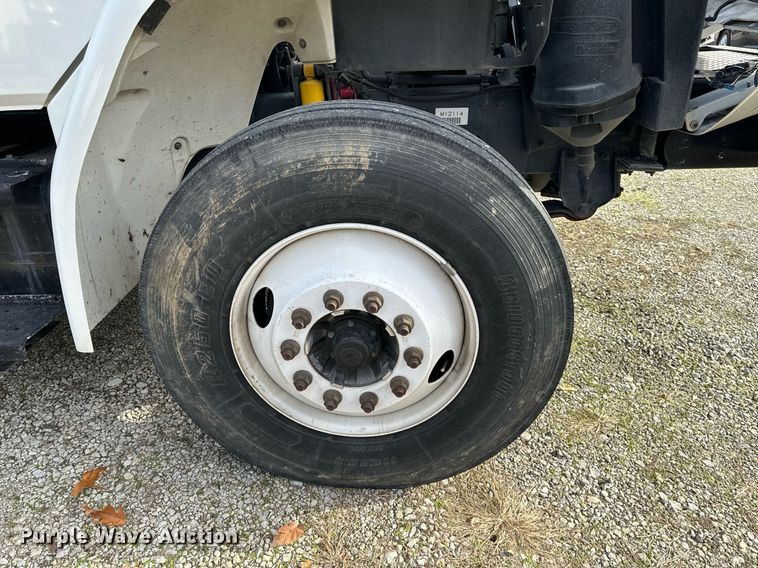 image for item NM9182 2004 Freightliner FL70  utility / service truck