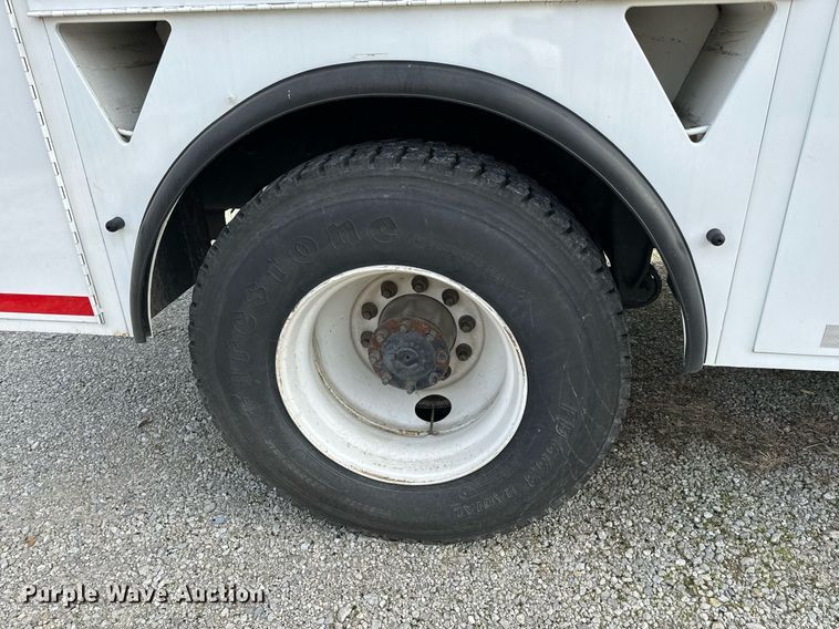 image for item NM9182 2004 Freightliner FL70  utility / service truck